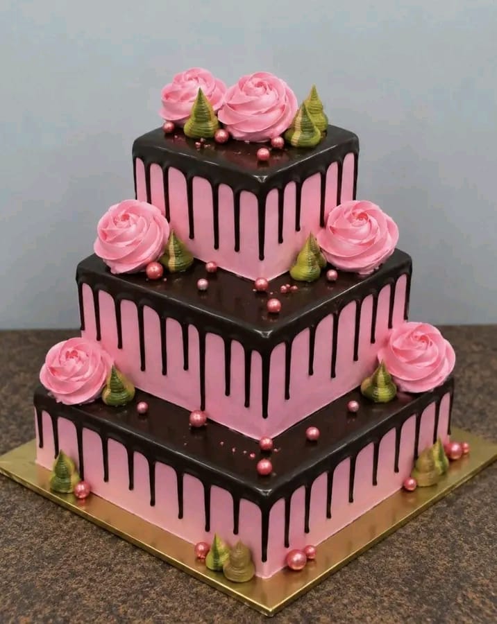 We do Frame,cakes, pastries,pan slippers,Land and Properties, Laundry services..